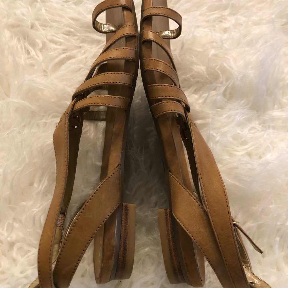 Me Too Sandals - Picture 4 of 4